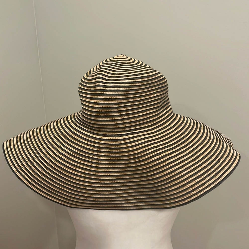 The Hats Company By: Filippo Catarzib Sun Hat